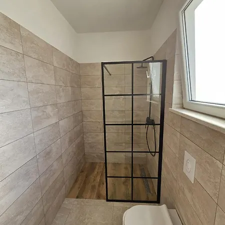 Apartman Renova * 斯瑞瑟尔