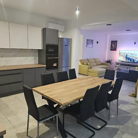 Apartman Renova Apartment Sreser